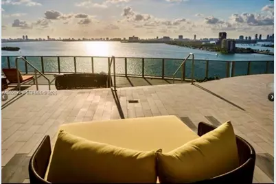 488 NE 18th St #705, Miami, FL 33132 - Photo 2