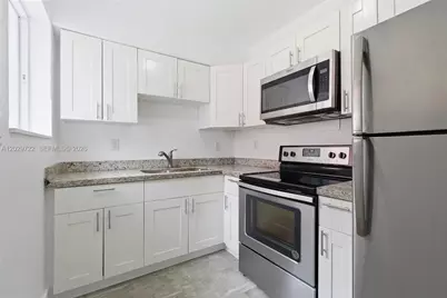 8430 Crespi Blvd #8420, Miami Beach, FL 33141 - Photo 2