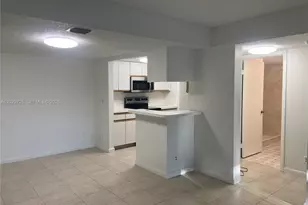 9811 Westview Dr, Coral Springs, FL 33076 - Photo 4