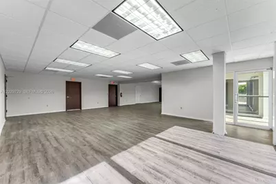 2100 NW 102nd Pl, Doral, FL 33172 - Photo 8