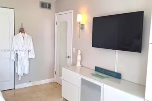 2201 S Ocean Dr, Hollywood, FL 33019 - Photo 16