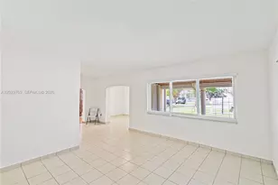 210 E 61st St, Hialeah, FL 33013 - Photo 26