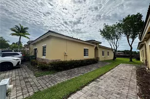 3384 NE 11th Dr, Homestead, FL 33033 - Photo 4