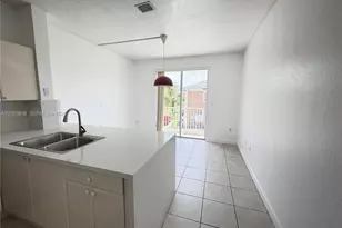 7080 NW 177th St, Hialeah, FL 33015 - Photo 4
