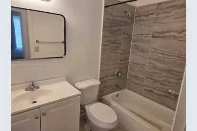 1017 Washington Cir #1017D, Homestead, FL 33034 - Photo 8