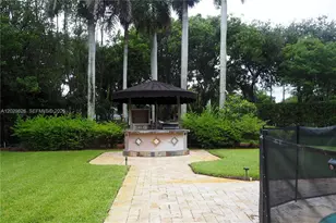 2750 E Jockey Cir E, Davie, FL 33330 - Photo 22