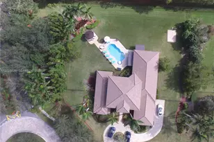 2750 E Jockey Cir E, Davie, FL 33330 - Photo 2