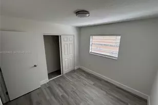 5960 W 25th Ct, Hialeah, FL 33016 - Photo 16