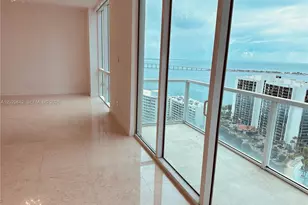 218 SE 14th St, Miami, FL 33131 - Photo 4