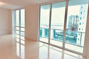 218 SE 14th St, Miami, FL 33131 - Photo 2