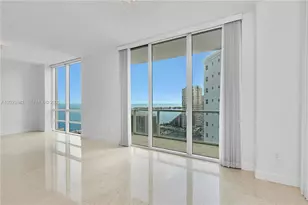 218 SE 14th St, Miami, FL 33131 - Photo 4