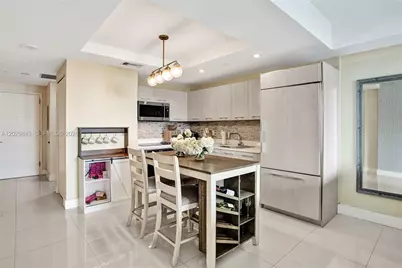 45 SW 9th St #4004, Miami, FL 33130 - Photo 6