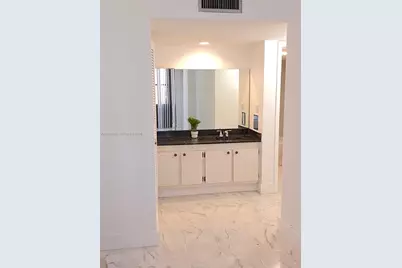 1925 Brickell Ave #D610, Miami, FL 33129 - Photo 18