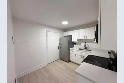 12215 W Dixie Hwy #304, North Miami, FL 33161 - Photo 2