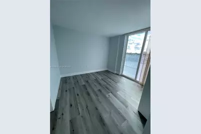 60 NW 37th Ave #400, Miami, FL 33125 - Photo 8