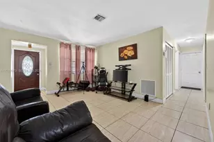 18930 NW 44th Ct, Miami Gardens, FL 33055 - Photo 4