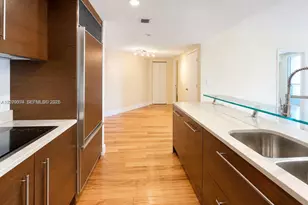 475 Brickell Ave, Miami, FL 33131 - Photo 4