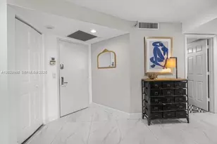 3500 Mystic Pointe Dr, Aventura, FL 33180 - Photo 4