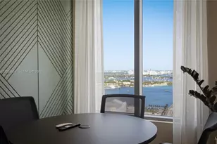 121 NE 5th St, Miami, FL 33132 - Photo 38
