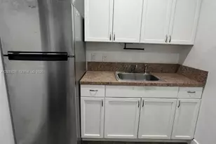 5860 NW 193rd St, Hialeah, FL 33015 - Photo 2