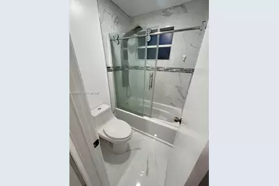 965 SW 102nd Ter, Pembroke Pines, FL 33025 - Photo 16