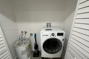 18900 NE 3rd Ct, Miami, FL 33179 - Photo 22