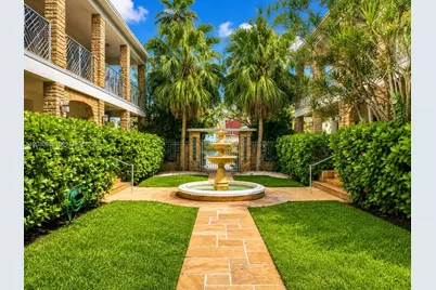 2137 Calais Dr #5, Miami Beach, FL 33141 - Photo 2