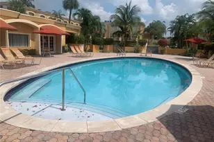 18051 NW 68th Ave, Hialeah, FL 33015 - Photo 16