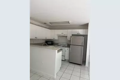 136 Hidden Ct Rd #22-D, Hollywood, FL 33023 - Photo 2