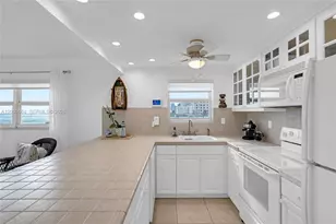 400 N Surf Rd, Hollywood, FL 33019 - Photo 14