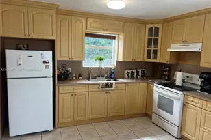 250 NE 160th St, Miami, FL 33162 - Photo 14
