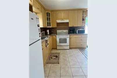 250 NE 160th St, Miami, FL 33162 - Photo 10