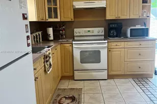 250 NE 160th St, Miami, FL 33162 - Photo 10