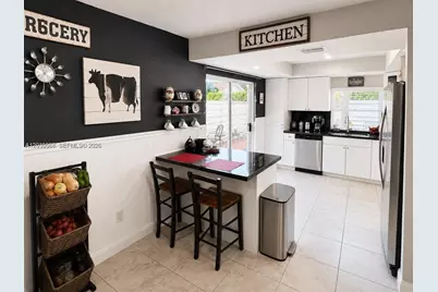 14510 SW 142nd Ct Cir S, Miami, FL 33186 - Photo 4