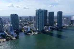 460 NE 28th St, Miami, FL 33137 - Photo 10