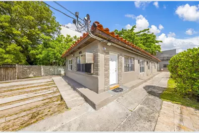 1035 NW 4th St, Miami, FL 33128 - Photo 4