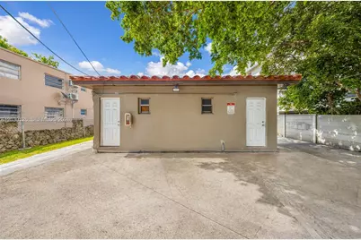 1035 NW 4th St, Miami, FL 33128 - Photo 10