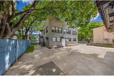 1035 NW 4th St, Miami, FL 33128 - Photo 8