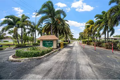 202 NW 52nd Ct, Deerfield Beach, FL 33064 - Photo 2