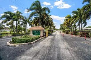 202 NW 52nd Ct, Deerfield Beach, FL 33064 - Photo 2