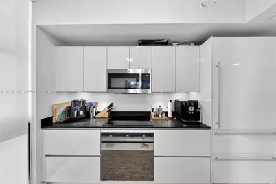 1010 Brickell Ave #2905, Miami, FL 33131 - Photo 10