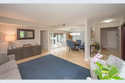 423 Alhambra Cir, Coral Gables, FL 33134 - Photo 2
