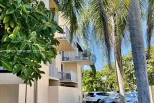 10801 SW 109th Ct, Miami, FL 33176 - Photo 2