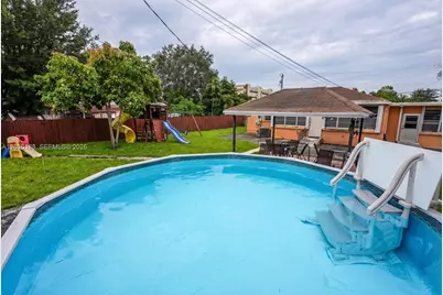 4263 NW 5th St, Miami, FL 33126 - Photo 12