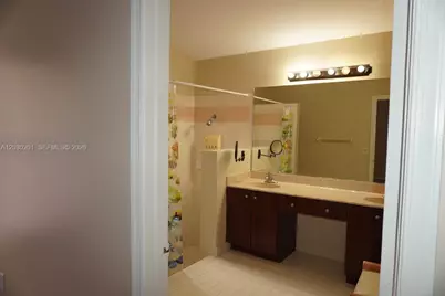 2010 NW 182nd Ter, Pembroke Pines, FL 33029 - Photo 18