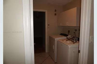2010 NW 182nd Ter, Pembroke Pines, FL 33029 - Photo 14