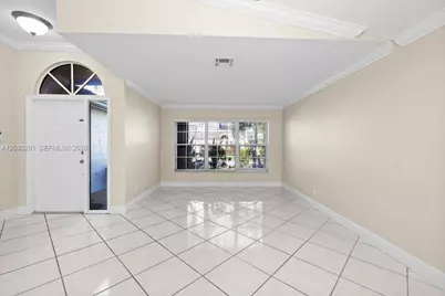 2010 NW 182nd Ter, Pembroke Pines, FL 33029 - Photo 18