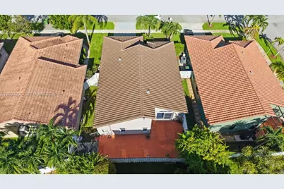 2010 NW 182nd Ter, Pembroke Pines, FL 33029 - Photo 8