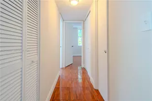 482 NW 165th St Rd, Miami, FL 33169 - Photo 6