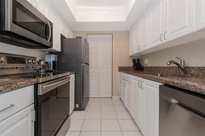90 Alton Rd #607, Miami Beach, FL 33139 - Photo 12